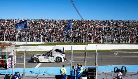 Volvo Iron Knight, el camión más veloz, con el Súper TC2000