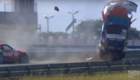 Impresionante vuelco en la Copa Porsche