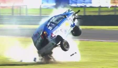 Fuerte vuelco en la Fiat Punto Abarth