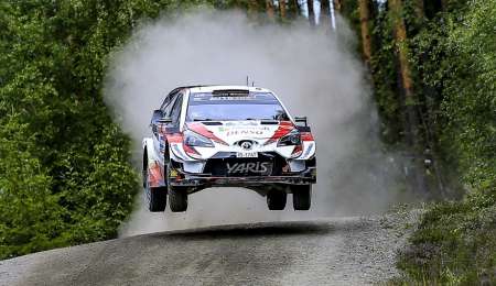 Tanak tuvo un sábado impecable en Finlandia