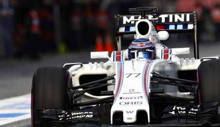 Bottas al frente