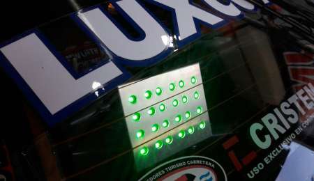 ¿Cómo identificar al piloto que va arriba de cada auto?