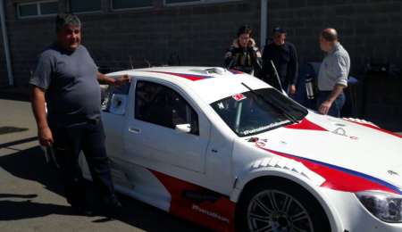 Moggia y Aventín prueban en el autódromo de Junín