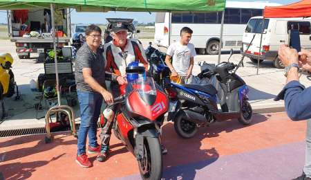 Traverso se subió a una moto del Superbike Argentino