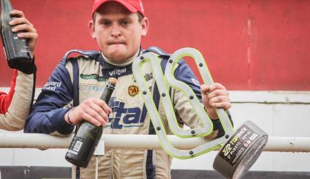 El motivo de la seriedad de Fefo Di Palma en el podio