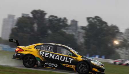 Pernía se quedó con la referencia bajo el agua