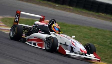 Polakovich arrancó con el pie derecho