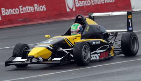 Guido Moggia estrenó el "1" con el pie derecho