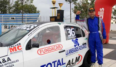 Fue campeón como mecánico y ahora debuta como piloto a nivel nacional