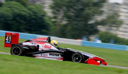 Barrio, el más veloz del viernes
