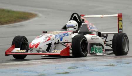 En una entretenida final, Suárez se quedó con la victoria