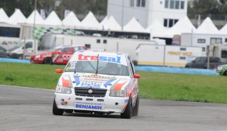 Huser se defendió a capa y espada para ganar en la Clase 1