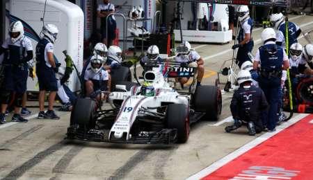 Williams demoledor en los boxes de Silverstone