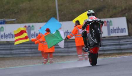 STK1000: Scheib anota su primera victoria en Republica Checa