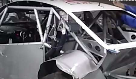 Los arreglos en el auto de Azar