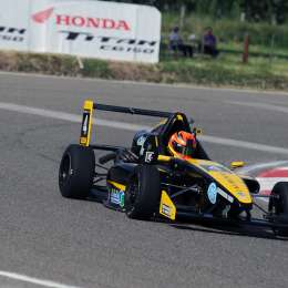 Cabrera se hace fuerte