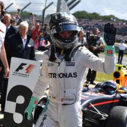 Rosberg fue sancionado y bajó al tercer lugar