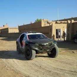 Loeb probó las mejoras de Peugeot para el Dakar