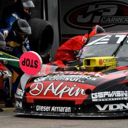 El seguimiento de la carrera de TC al estilo Carburando