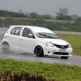 Melli, desde la pole en la final