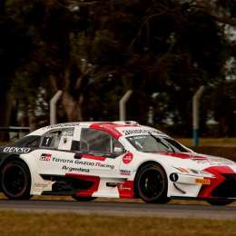 Azar es el nuevo puntero del campeonato