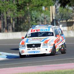 Huser, con la pole de viernes