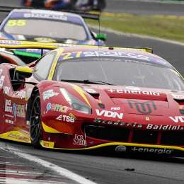 Urcera dominó en Misano