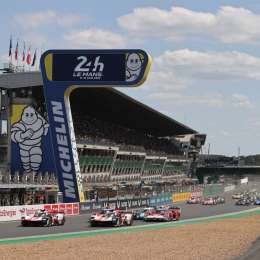 Primera hora en Le Mans, lidera el Toyota #7