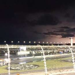 La tormenta eléctrica le puso un freno al Nascar