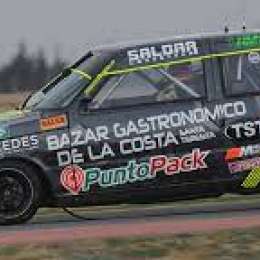 Adrián Oubiña reparó su auto y piensa en lo que viene