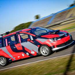 Race Van, el extraño auto de seguridad que inaugurará el Procar 4000