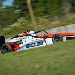 Fórmula Nacional: Stang no tuvo rivales y ganó en San Nicolás