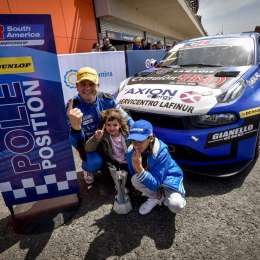 Pezzini hizo la pole y va por el título en el TCR South America