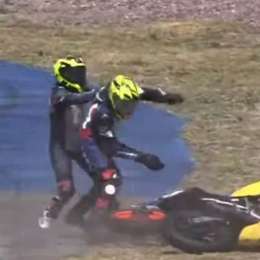 VIDEO: ¡Se calentó el domingo! Enojo y empujones en El Villicum