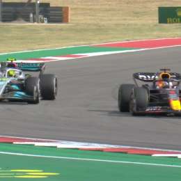 F1: Verstappen aceleró, lo retrasaron y volvió adelante para ganar en Austin