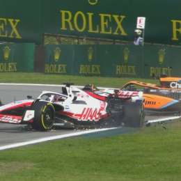 VIDEO: el toque entre Kevin Magnussen y Daniel Ricciardo en el inicio de la F1 en Brasil