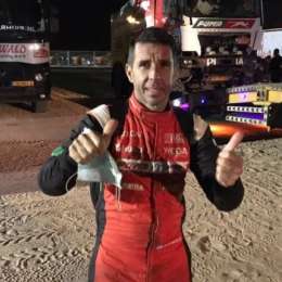 Rally Dakar: el día que el Pato Silva durmió con los camellos en pleno desierto