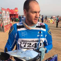Carburando en el Dakar: una polémica sanción retrasó a Manu Andujar