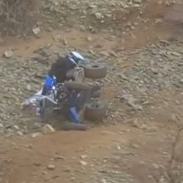 El vuelco de Manu Andujar en la octava etapa del Dakar 2023