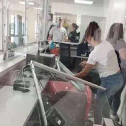 Violencia en José C. Paz: un grupo de personas destrozó la guardia del Hospital Mercante