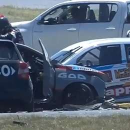 Turismo Nacional: impactante múltiple accidente en la largada de la Clase 2