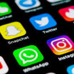 El piloto que bloqueó de las redes a un colega