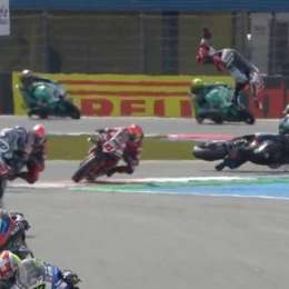 Impresionante caída durante la Carrera 2 del WorldSBK en Assen