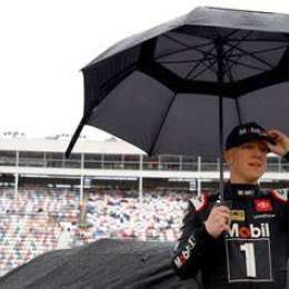 NASCAR corre este lunes en Charlotte