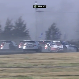 La accidentada largada de la 1ra Final del TC2000 en San Nicolás