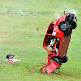 El tremendo vuelco en Misiones: destruyó un Fiat 600