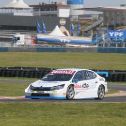 Aramendia y su primer festejo en el TC2000