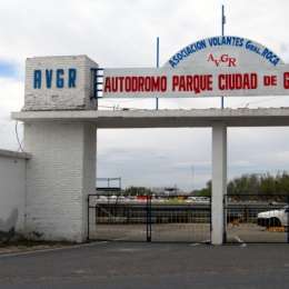 Caravana y Boxes abiertos en General Roca