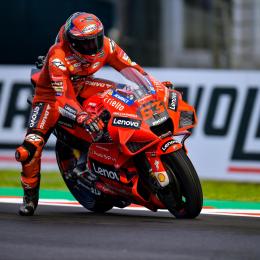 Bagnaia suma su cuarta pole consecutiva y da pelea