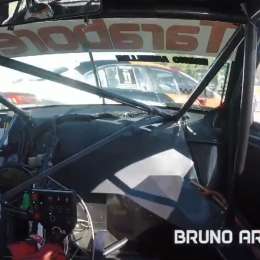 Mirá cómo le pegaron a Barrichello en su debut en el Súper TC2000